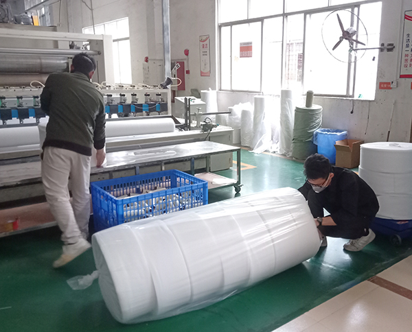 KN95口罩原材料供應(yīng)廠家與環(huán)保材料的研發(fā)趨勢(shì)